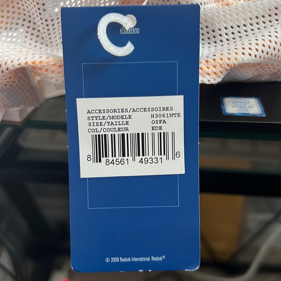 Reebok Edmonton Eskimos womens SnapBack hat NWT hard to find! - Picture 3 of 3